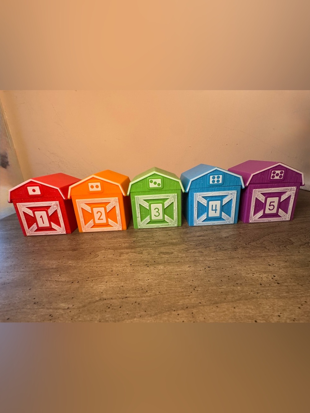 Numbered Barns with Animals Toy, Set of 5
